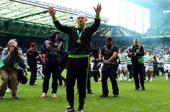 Premiership -Martin O'Neill hylder Hearts efter Celtic-triumf