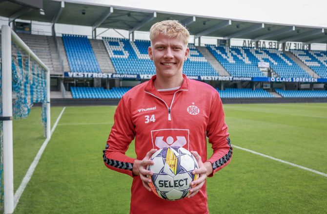 2. division -EfB forlænger med talentfuld keeper