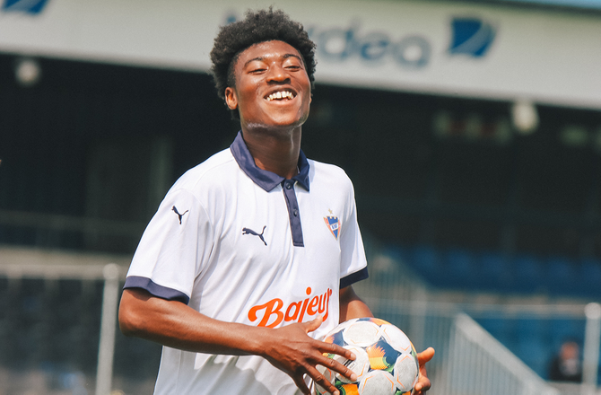 Betinia Liga -B.93-spids til lægetjek i Sverige