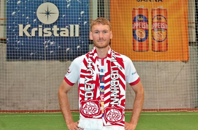 1. Deild -Christian Greko rykker til Island 