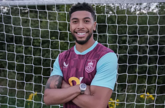 Championship -Transfer nummer 11: Burnley henter Josh Laurent