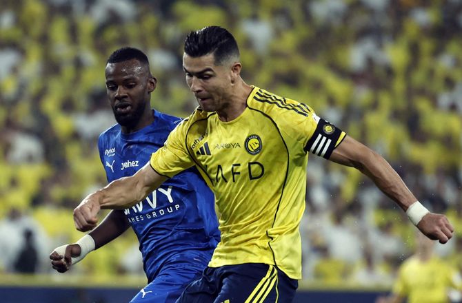 Saudi Pro League -Ronaldo med opfordring: Op med hovederne
