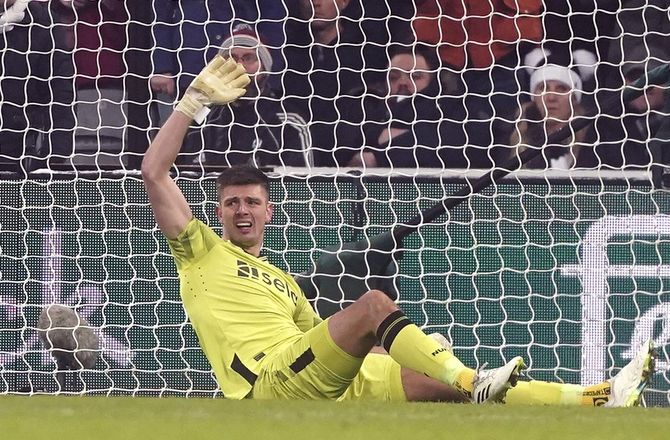 Premier League -Newcastle-keeper nærmer sig comeback