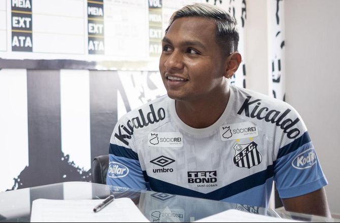 International -Tidl. Rangers-bomber tager til brasiliansk fodbold