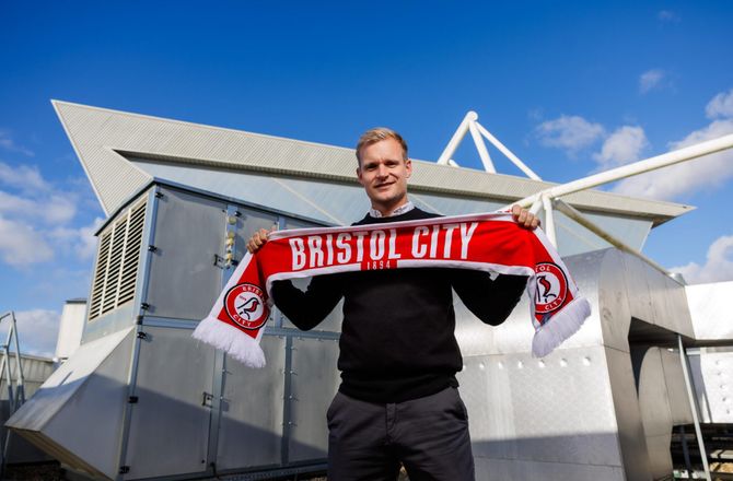 Championship -Bristol-chef tager en pause efter søns død