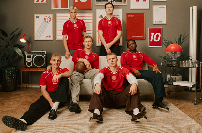 VM kval. UEFA -Landsholdet får ny trøje