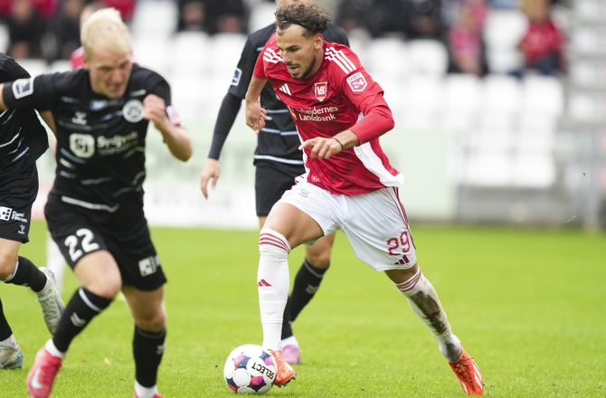 Oddset Pokalen -Sene mål reddede Vejle fra fadæse i Holbæk