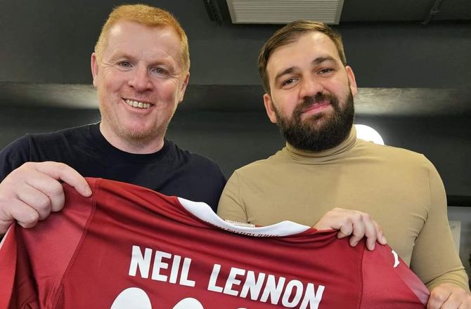 Rapid Bukarest -Neil Lennon fyret efter seks kampe i Rumænien