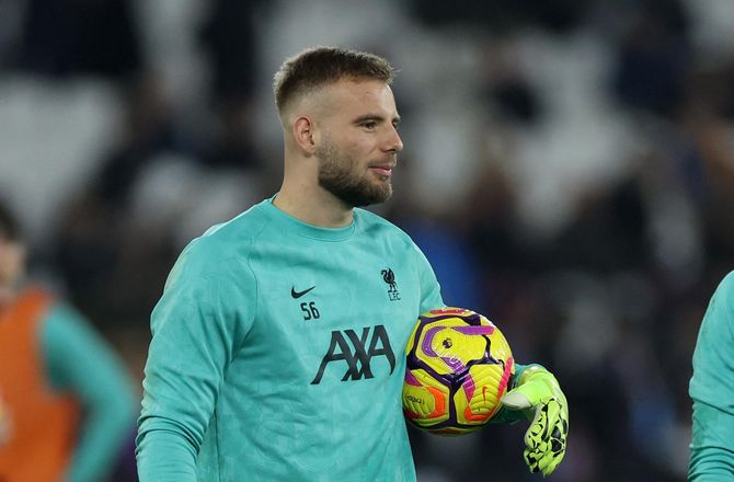 Æresdivisionen -Liverpool forlænger og udlejer keeper