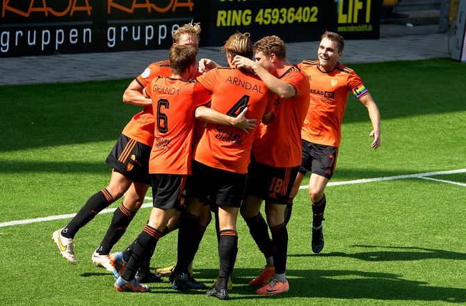 NordicBet Liga -Hillerød forlænger med duo