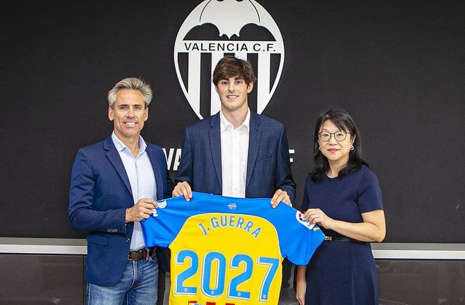 La Liga -Valencia forlænger med ung midtbanespiller