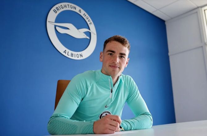 Premier League -Brighton forlænger med canadier