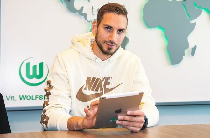 Bundesliga -Keeper klinger godt med Wolfsburg - forlænger kontrakten