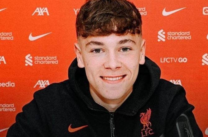 Premier League -Liverpool belønner ung venstre back