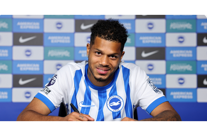 Premier League -Officielt: Brighton køber Leeds-angriber 