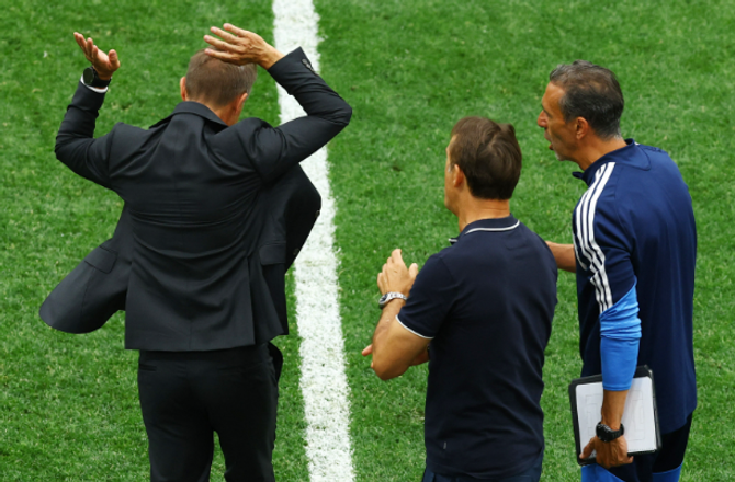 FIFA VM -Marsch klapper i om heftig Lopetegui-kontrovers