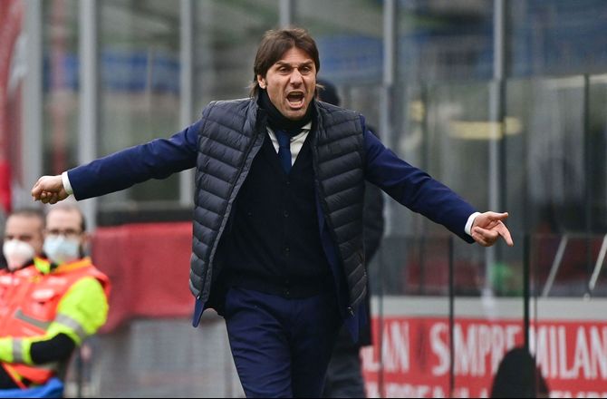 Serie A -Inter-back er testet positiv for corona