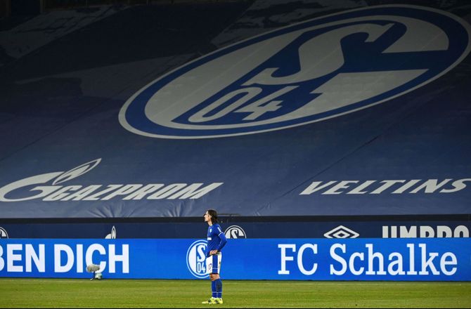 International -Schalke køber midtbanemotor i Genk