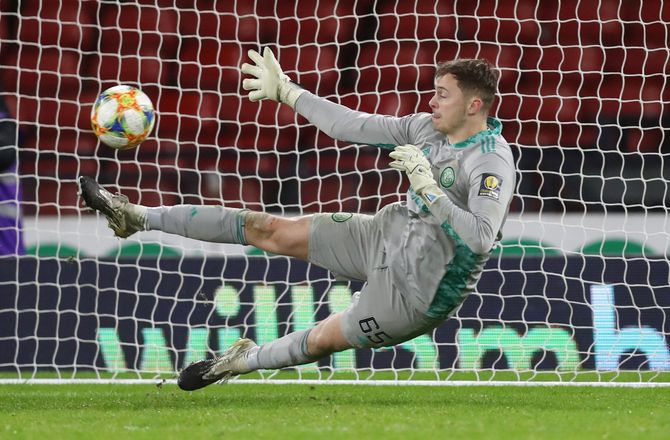Premiership -Celtic forlænger med målmanden Hazard 