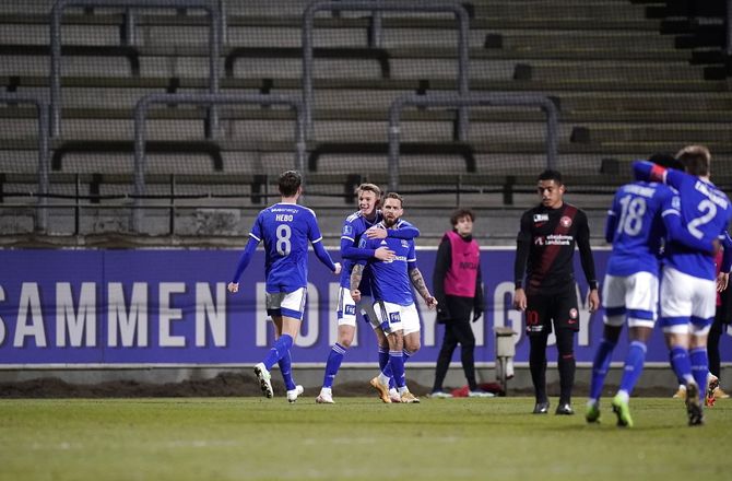 3F Superliga -Forrygende Lyngby slog FCM's ni mand