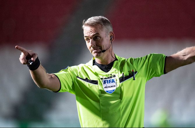 3F Superliga -Jakob Kehlet dømmer topbraget i Parken