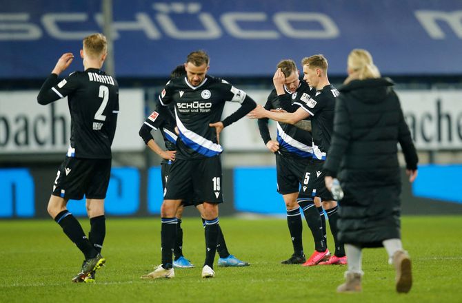 2. Bundesliga -Stort VAR-drama i Tyskland - se den kaotiske afslutning her