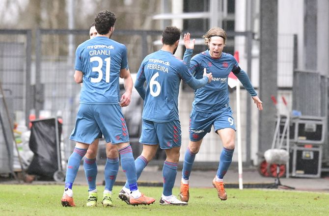 3F Superliga -AaB: Lejesvend smutter - Van Weert på vej