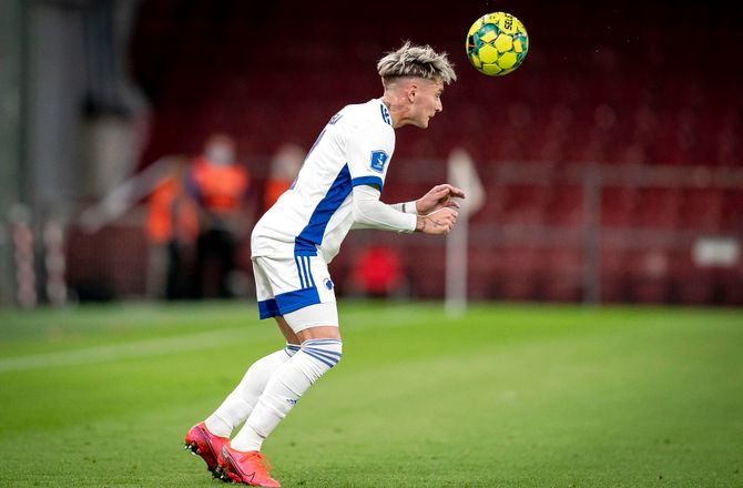 International -Varela-agent: Russiske klubber vil købe ham