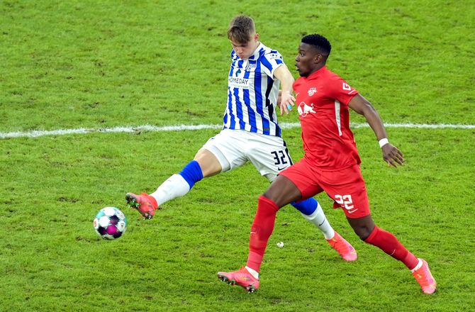 Bundesliga -17-årig Hertha-back misser resten af sæsonen