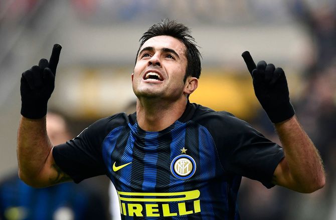 Serie A -Tidligere Inter-spids tager fra Kina til Brasilien