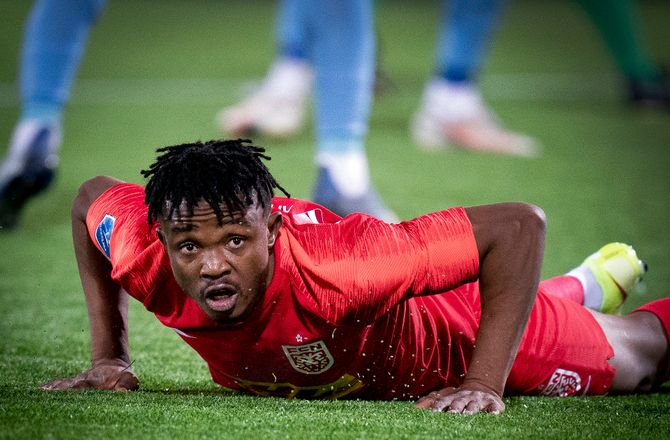 International -Tidligere FCN-raket drager til Island