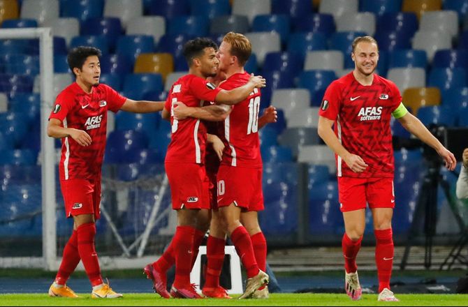Æresdivisionen -Alkmaar forlænger med cheftræner
