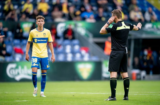 Danmark -Maae dømmer Brøndby-AGF - MKK i Parken