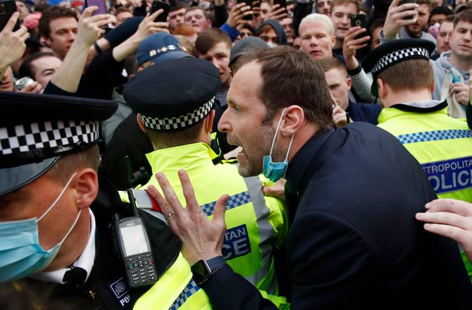 Premier League -CFC-protest mod ny liga: Blokerer spillerbus