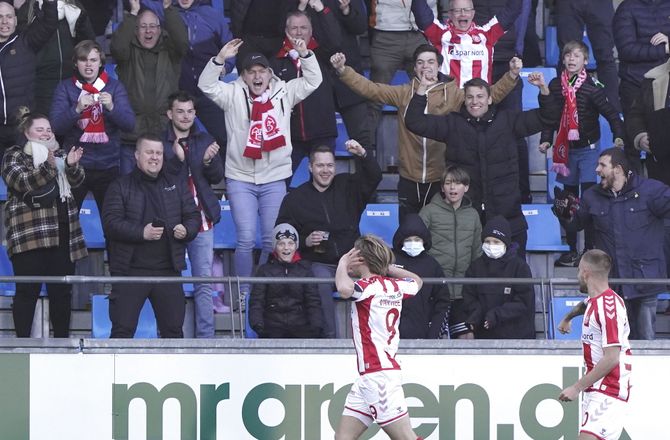 3F Superliga -Lettede Superliga-spillere fik energi af fans