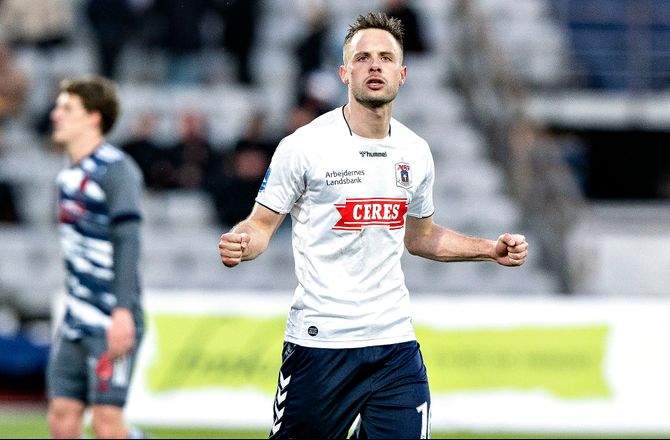 International -Farvel til AGF: Højer-handel er på plads
