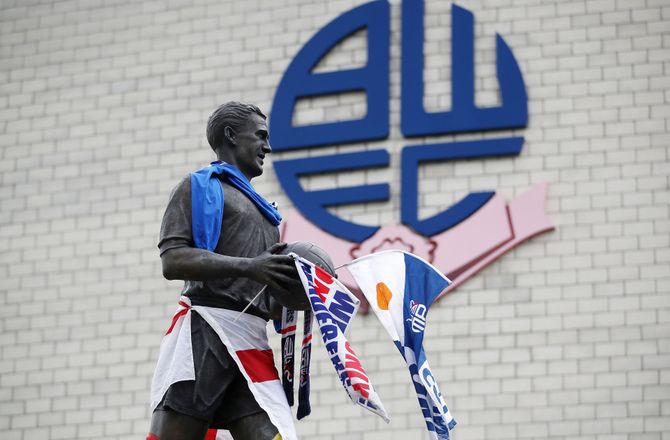 League 1 -Bolton-målmand straffet med karantæne og bøde
