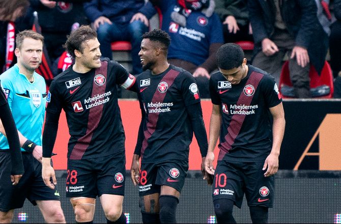 3F Superliga -Onyeka kan lide England: Tror jeg passer ind