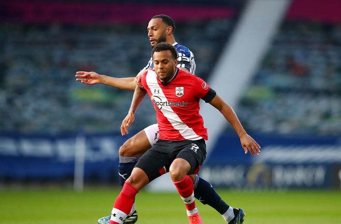 Leicester -Leicester skriver med fri Ryan Bertrand