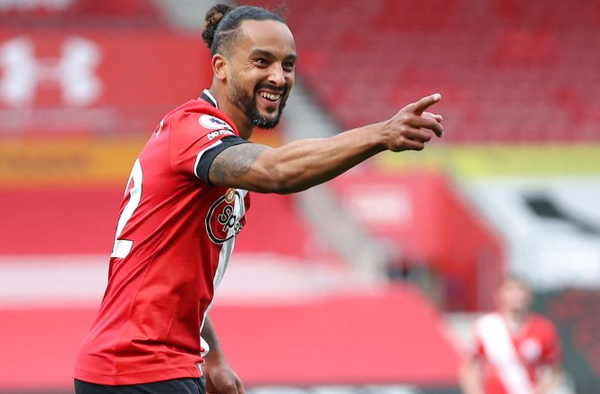 Premier League -Walcott afviste Saudi-tilbud: Skal have hjertet med