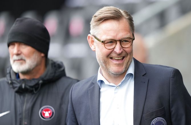 International -FCM jubler: Kan sende spillere til PL