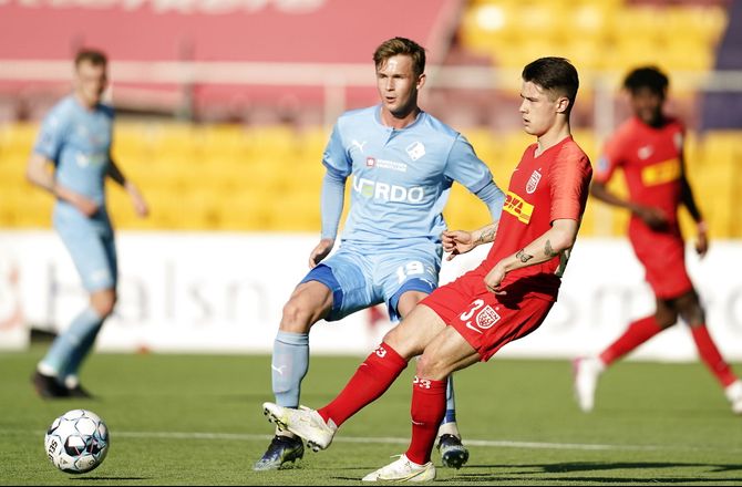 Randers FC -Randers FC forlænger med 19-årig back 