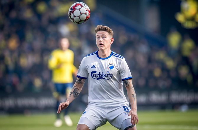 International -AaB overvejer ikke fri Nicolaj Thomsen