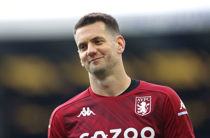 Premier League -Aston Villa rydder op: Siger farvel til trio