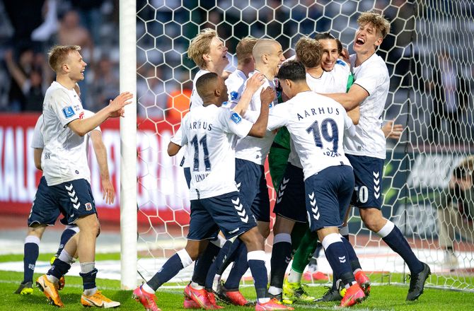 International -AGF ser nærmere på 18-årig australier