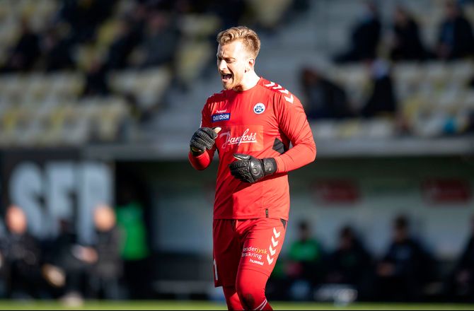 3F Superliga -SE-boss bekræfter Lawrence Thomas-afsked