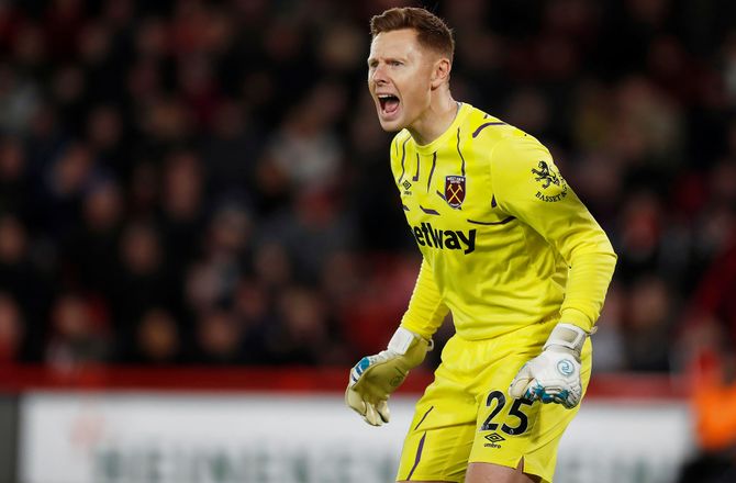 Premier League -35-årig keeper tager et år mere i West Ham