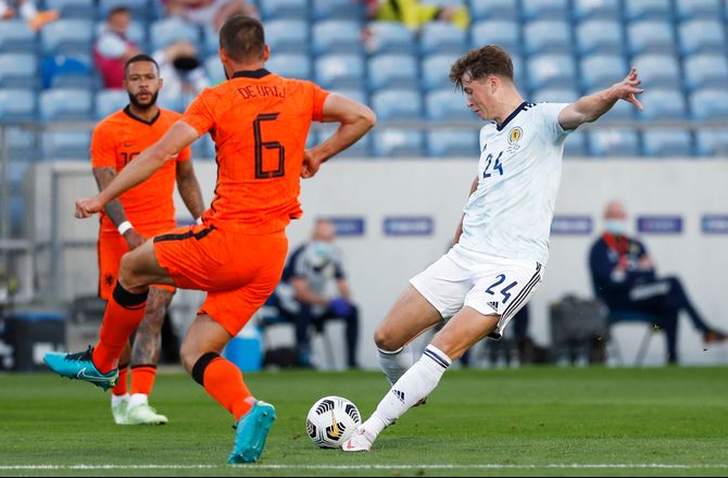 Jupiler Pro -Brugge hiver skotsk landsholdsforsvarer hjem fra Serie A