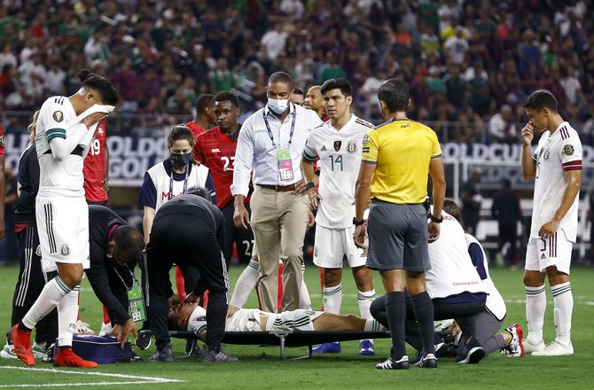 CONCACAF Gold Cup -Napoli-spids i uhyggelig skade for Mexico