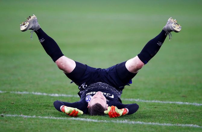 International -Schalke-keeper rykker til Æresdivisionen